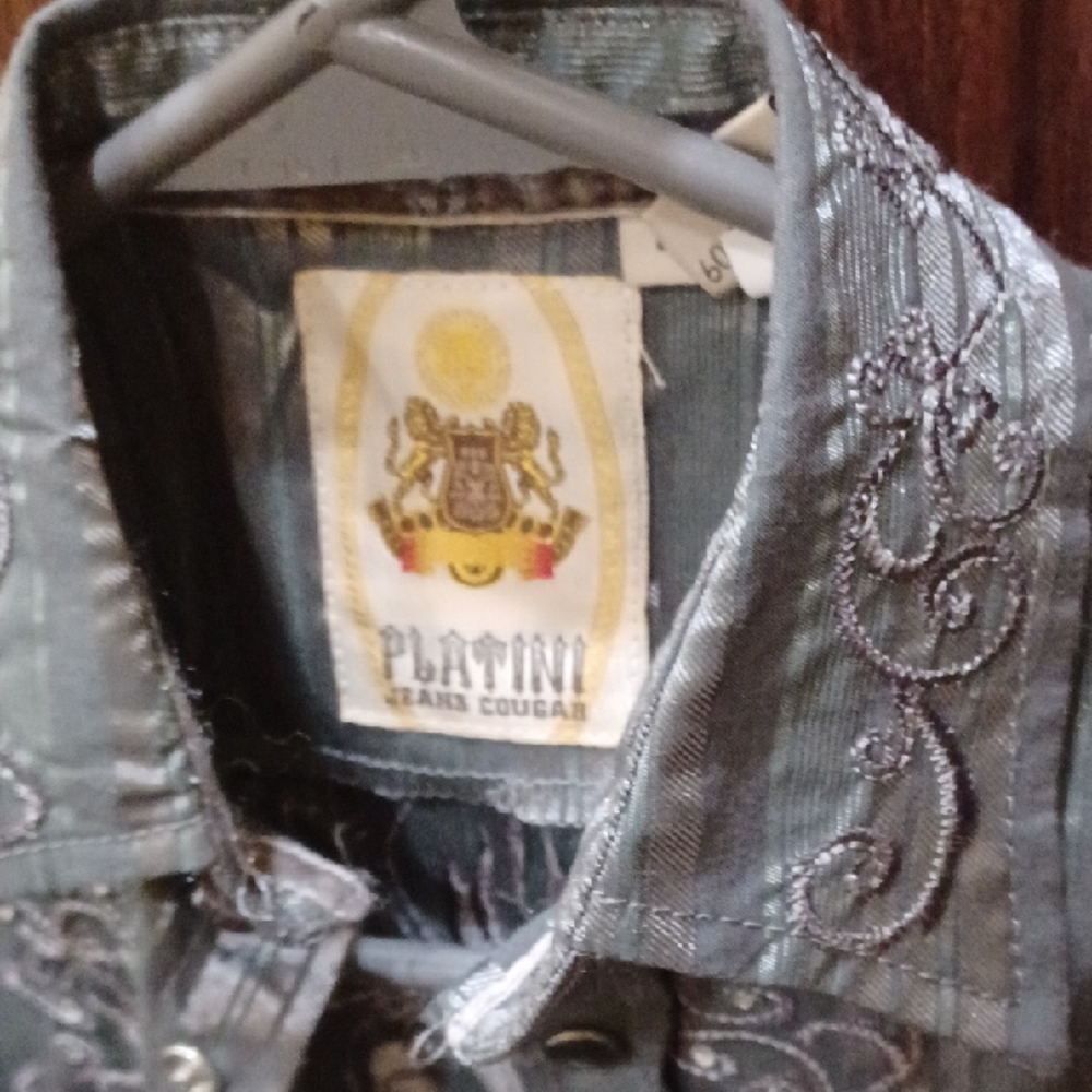 Embroidered Button-Up Shirt - Picture 2 of 6